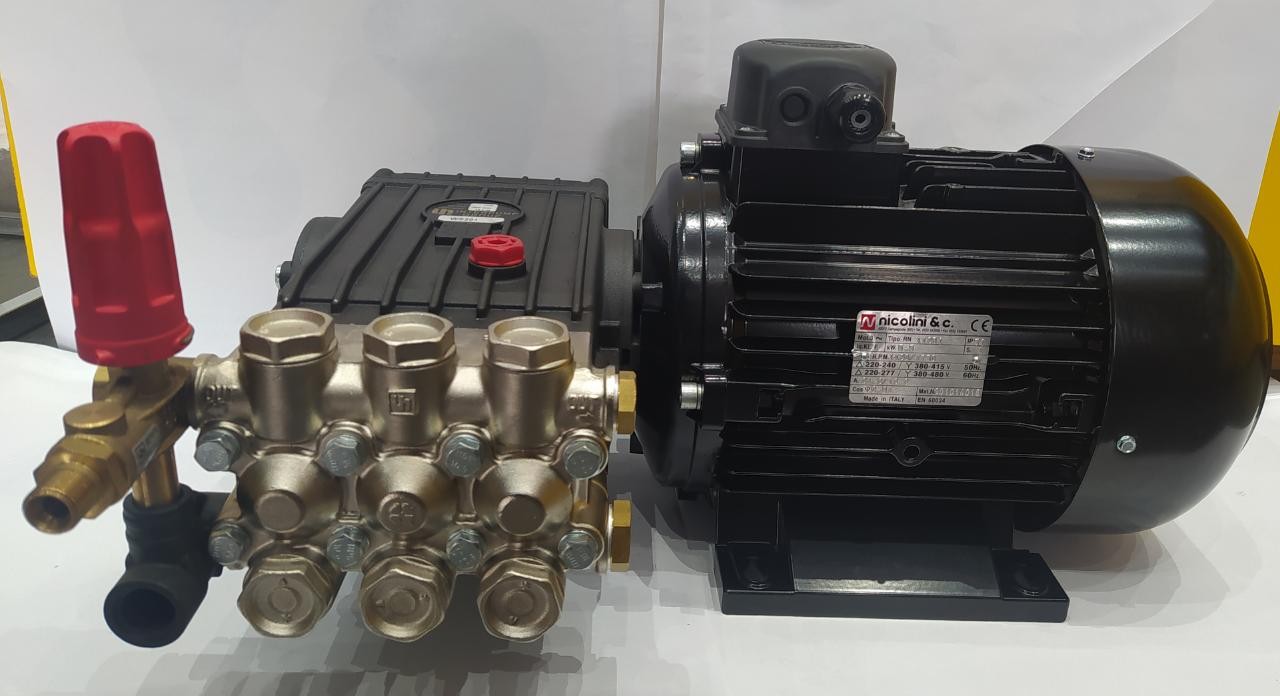 POMPE A PRESSION  201 /380 V 200 BAR